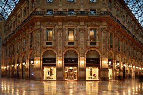 primo negozio prada milano|milano galleria prada.